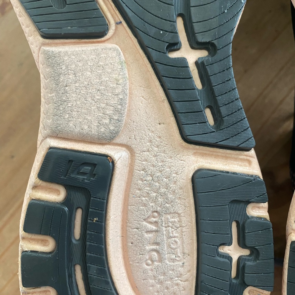 Brooks Ghost 14 size 10 medium - Picture 8 of 13